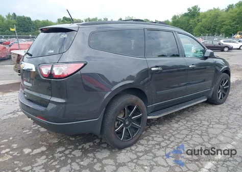 2017 Chevrolet Traverse Ls z USA, uszkodzony, nr VIN 1GNKRFKDXHJ330372
